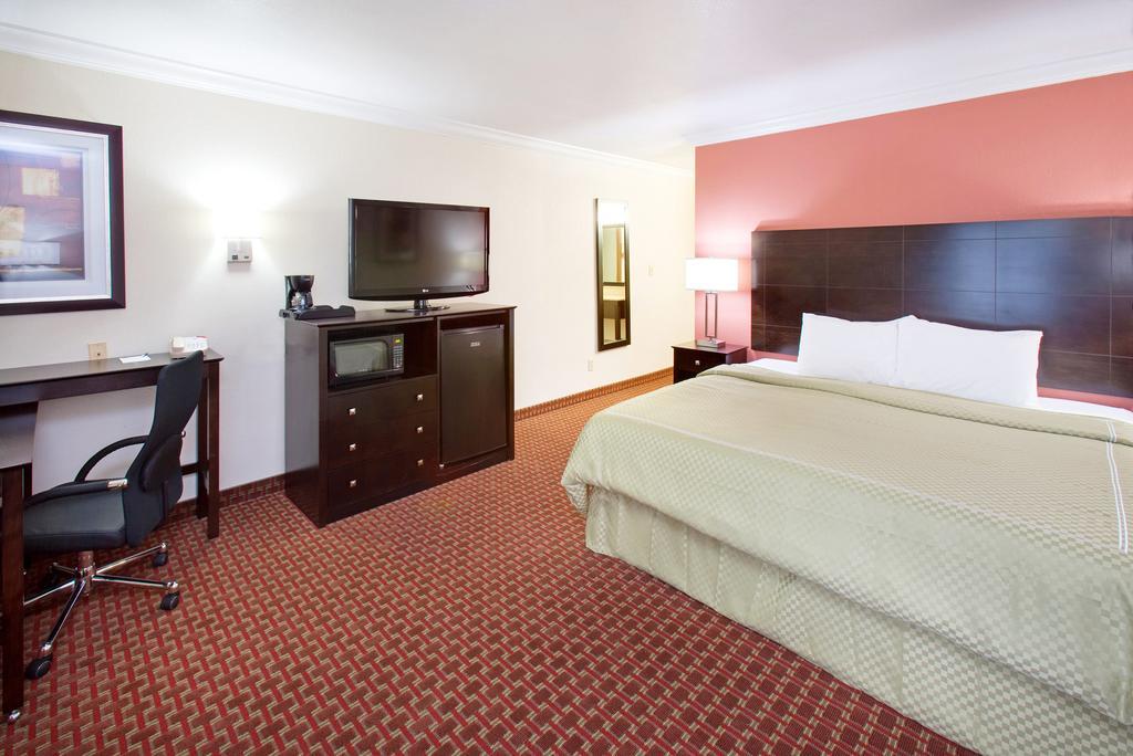 Americinn By Wyndham Johnston Des Moines Urbandale Номер фото