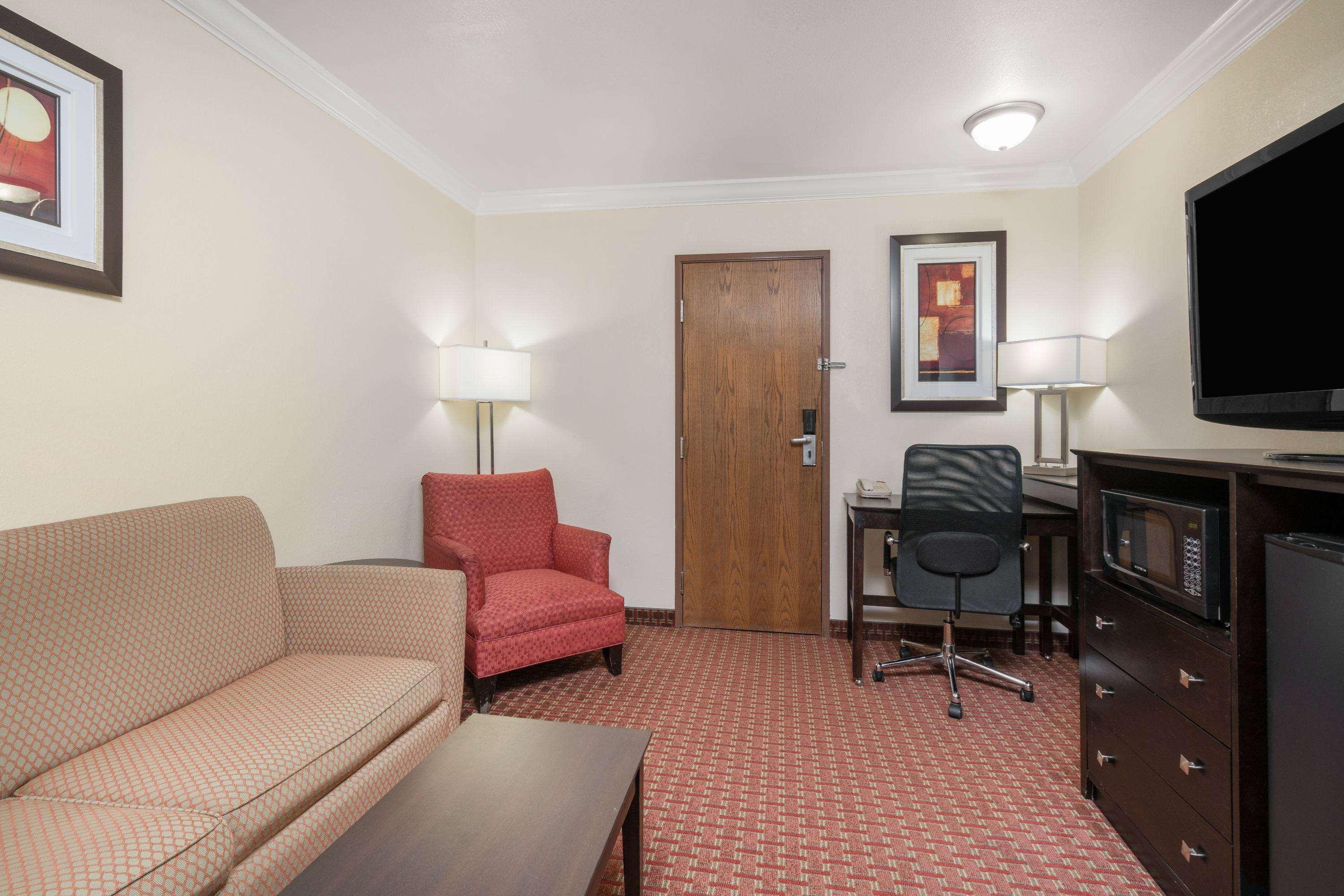 Americinn By Wyndham Johnston Des Moines Urbandale Экстерьер фото