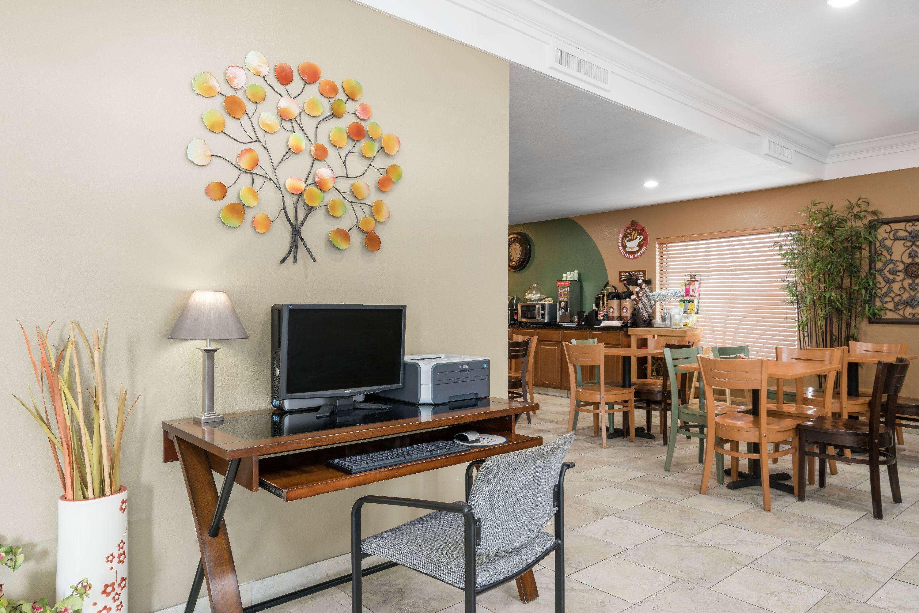 Americinn By Wyndham Johnston Des Moines Urbandale Экстерьер фото