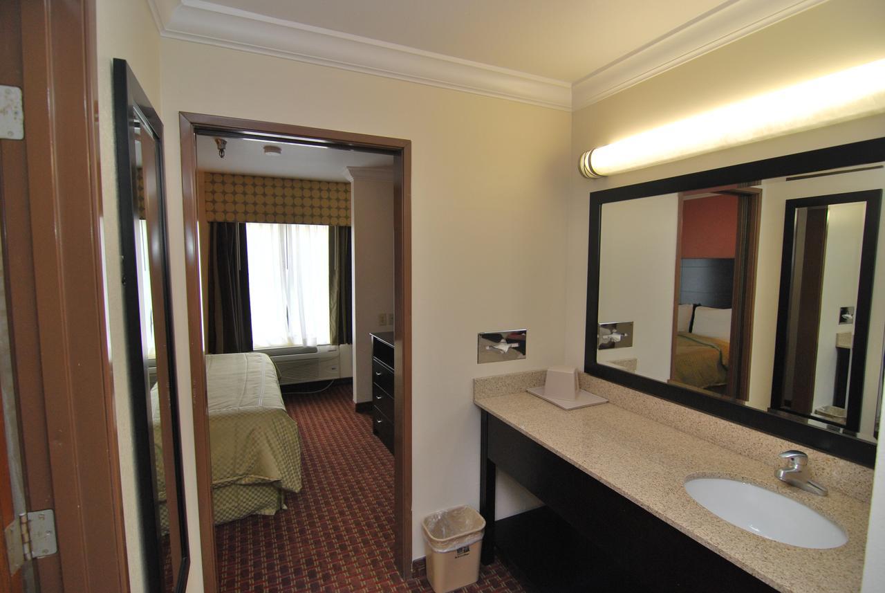 Americinn By Wyndham Johnston Des Moines Urbandale Экстерьер фото