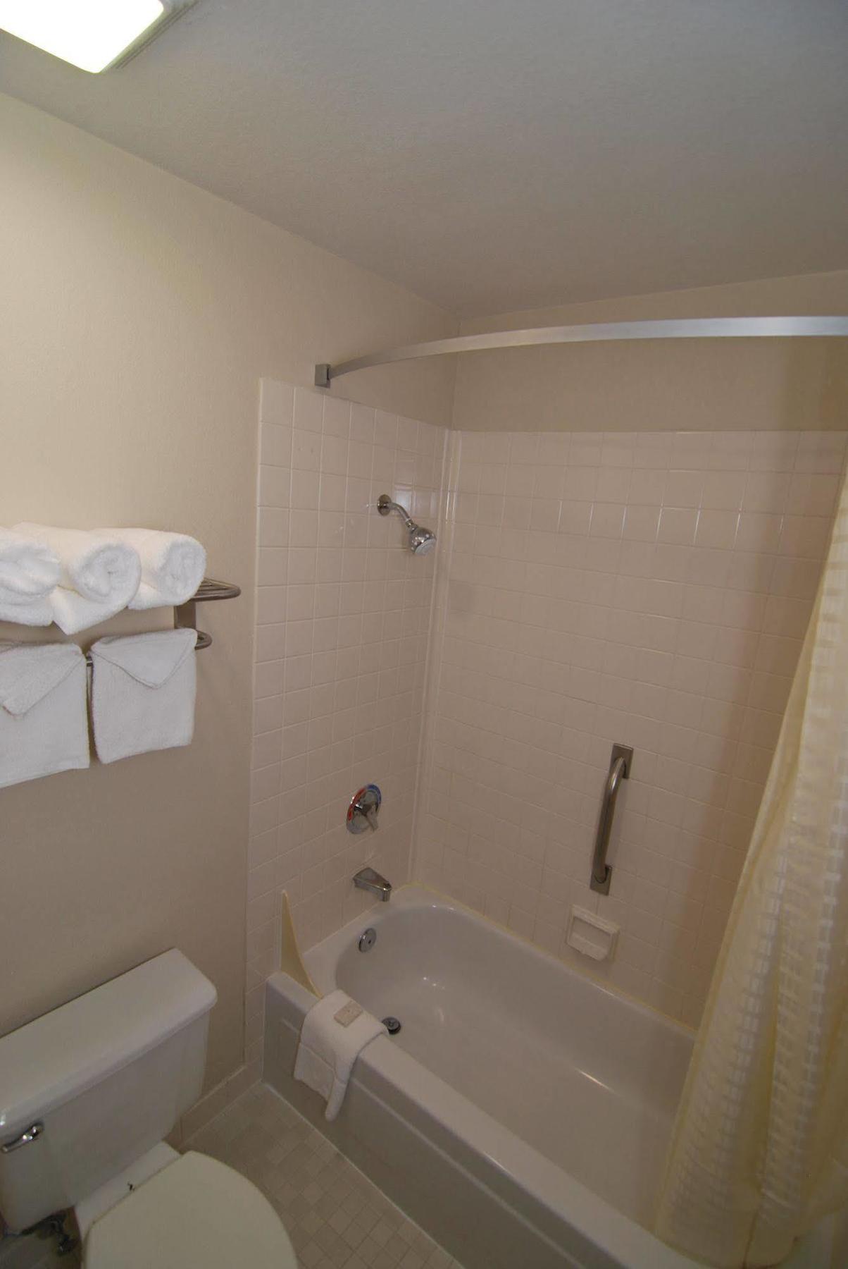 Americinn By Wyndham Johnston Des Moines Urbandale Экстерьер фото