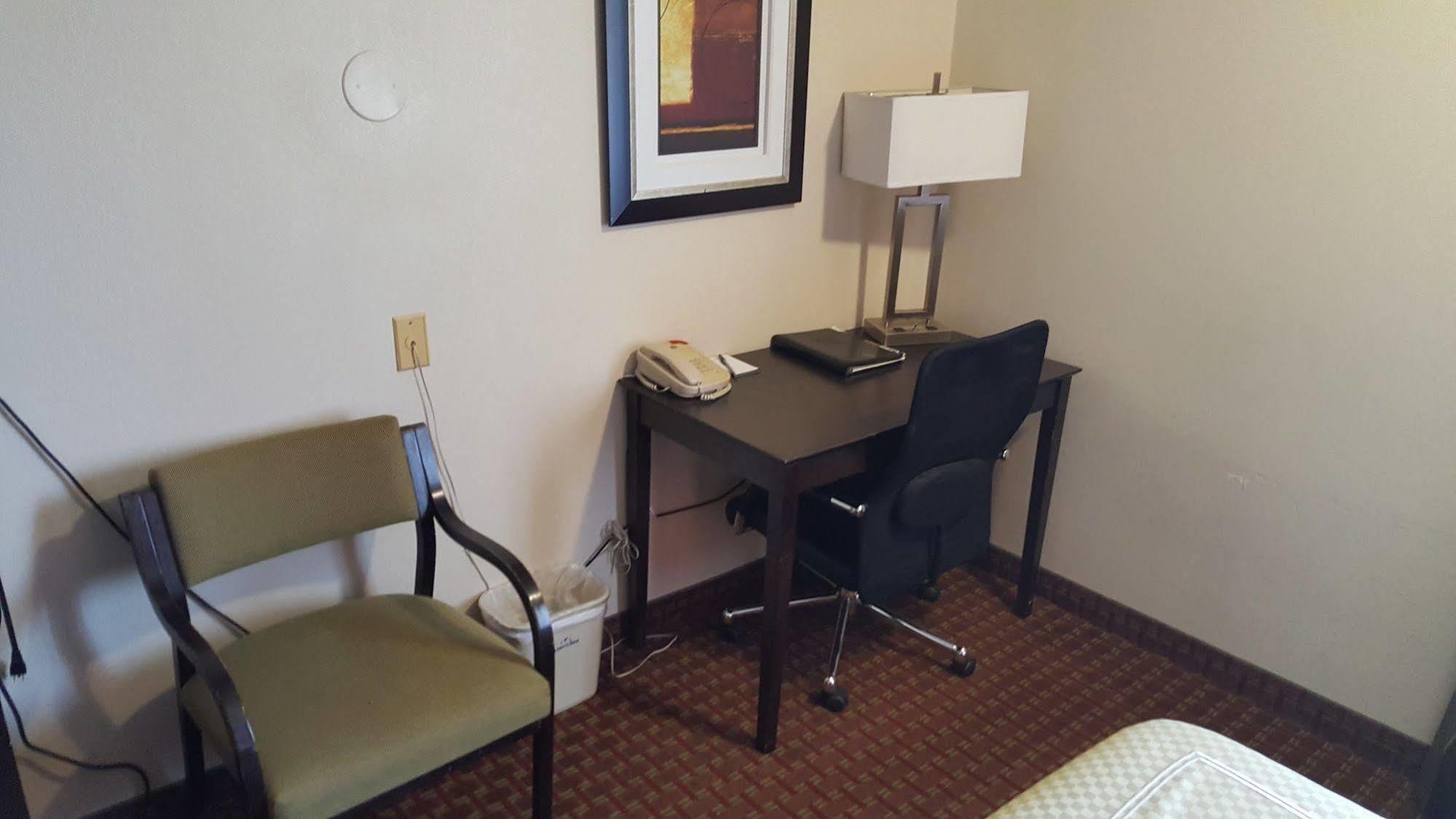 Americinn By Wyndham Johnston Des Moines Urbandale Экстерьер фото